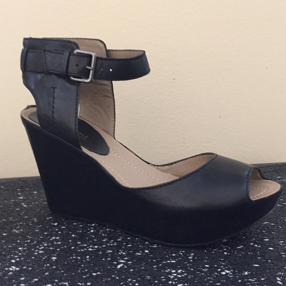 Kenneth Cole Reaction Wedge Sandals NIB